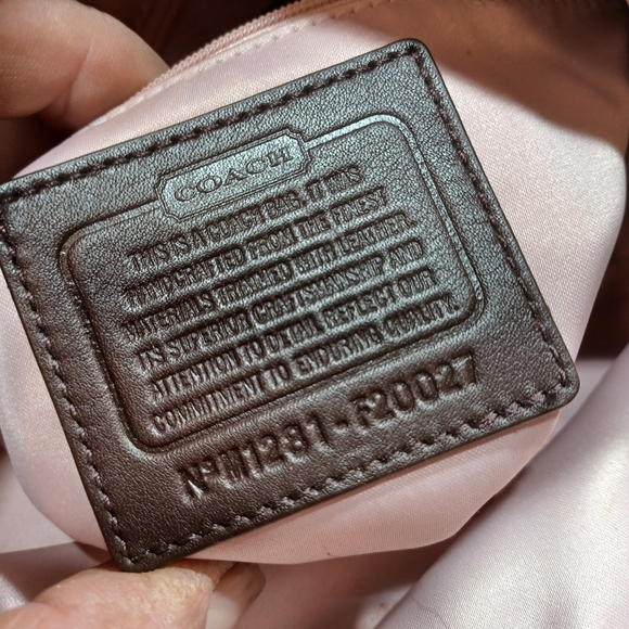 Coach Ashley - Picture 10 of 10